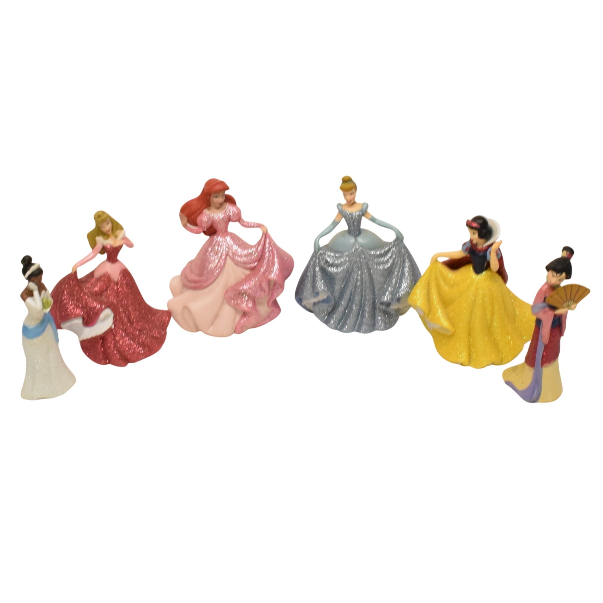 Lot de six figurines 9,5 cm princesses Disney en robes à paillettes État correct -  reconditionné disponible sur Label Emmaüs